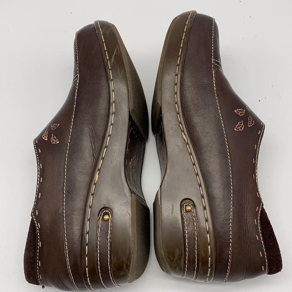 Spring Step brown closed back clogs - Picture 7 of 11